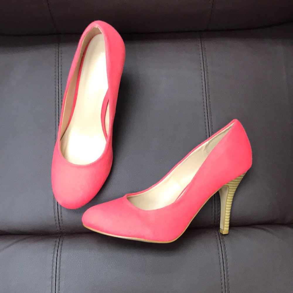Brand new KELLY & KATIE heels